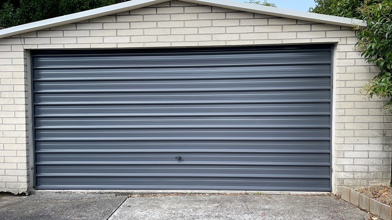 Colorsteel Tilt Door